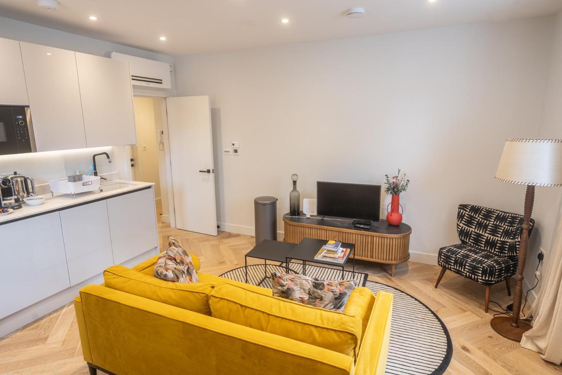 Modern, Stylish Newly Refurbished 2Nd Floor Apartment In Fitzrovia London Eksteriør bilde