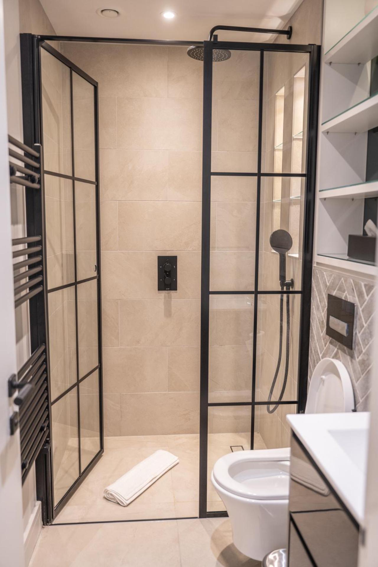 Modern, Stylish Newly Refurbished 2Nd Floor Apartment In Fitzrovia London Eksteriør bilde